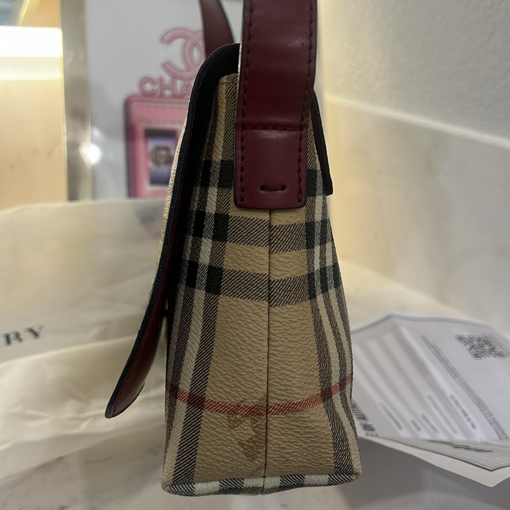 Burberry classic nova Tan and Brown Checkered Bag - Picture 12 of 16